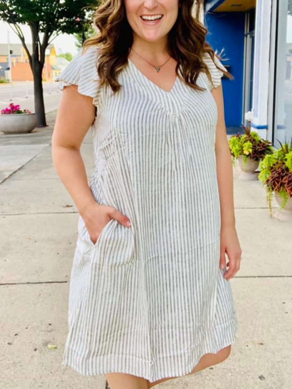 Lularoe Cream White Striped V‑Neck Midi Dress with Pockets